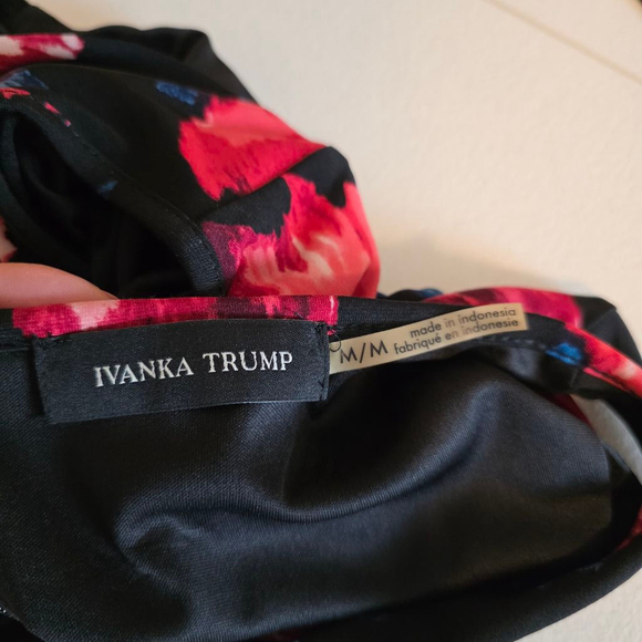 Ivanka Trump Floral Print Dress Size M Black Red Blue - Picture 6 of 10